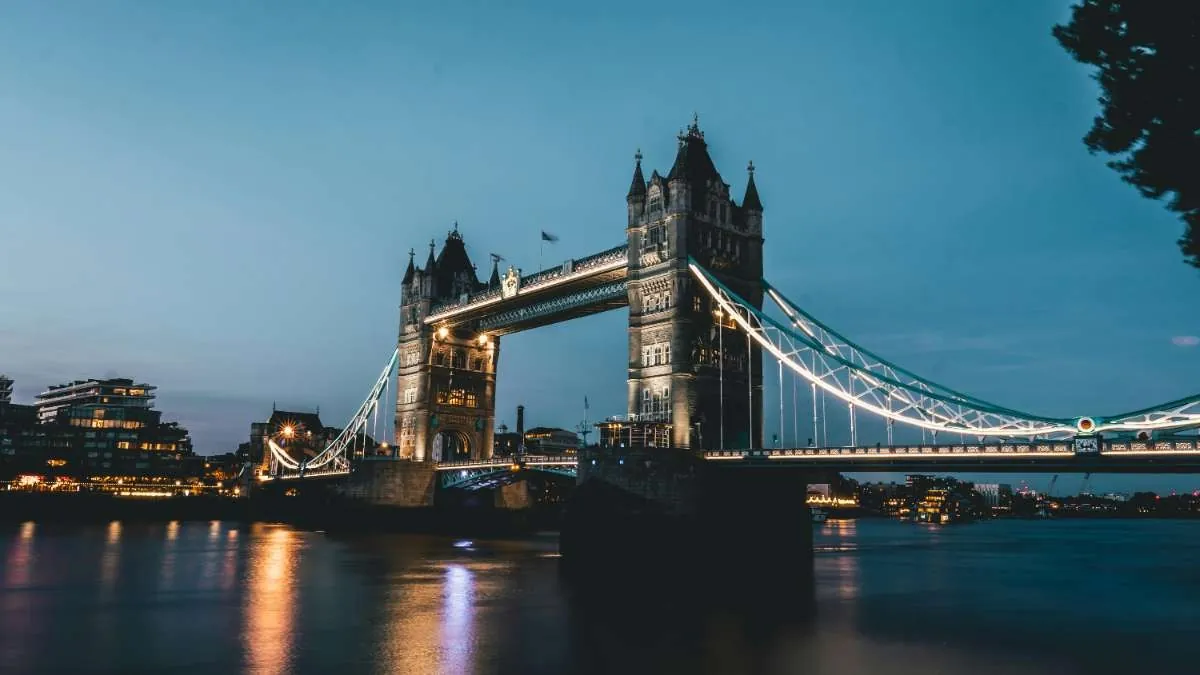 Western Capitals: London, Paris, Brussels